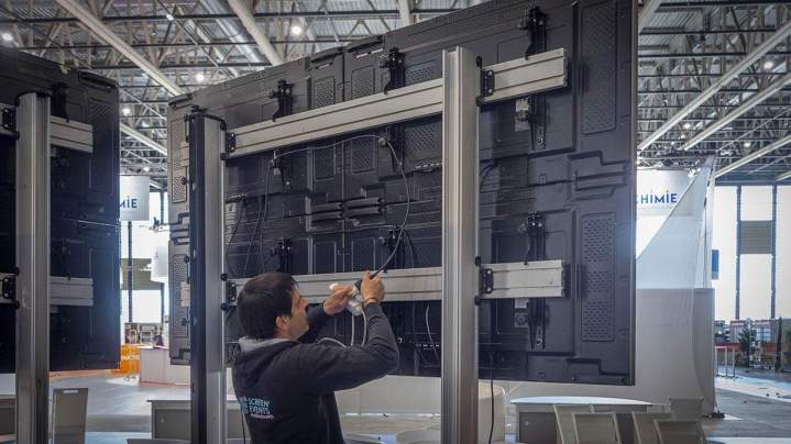 Montage d'écrans LED géants en France