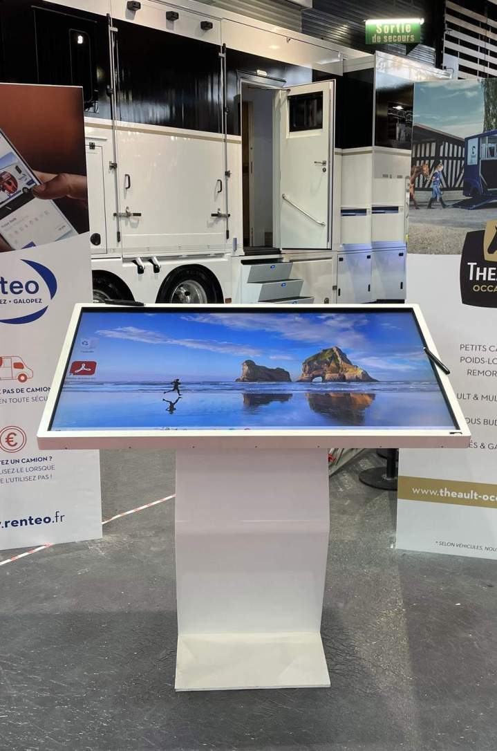 Location de bornes et de totems tactiles France